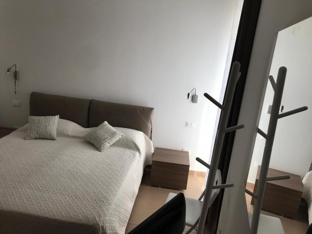 5 Miles Apt Apartment Rocca Cinquemiglia Ngoại thất bức ảnh