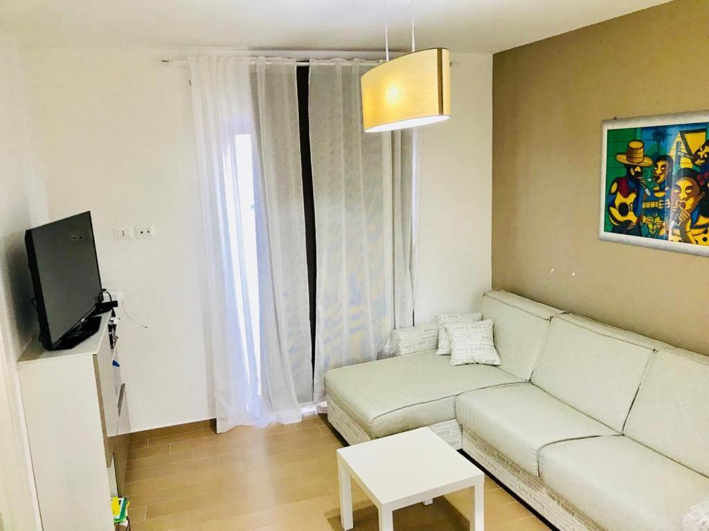 5 Miles Apt Apartment Rocca Cinquemiglia Ngoại thất bức ảnh